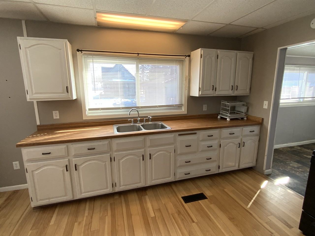 3820 E 6th St - Photo 5 of 17