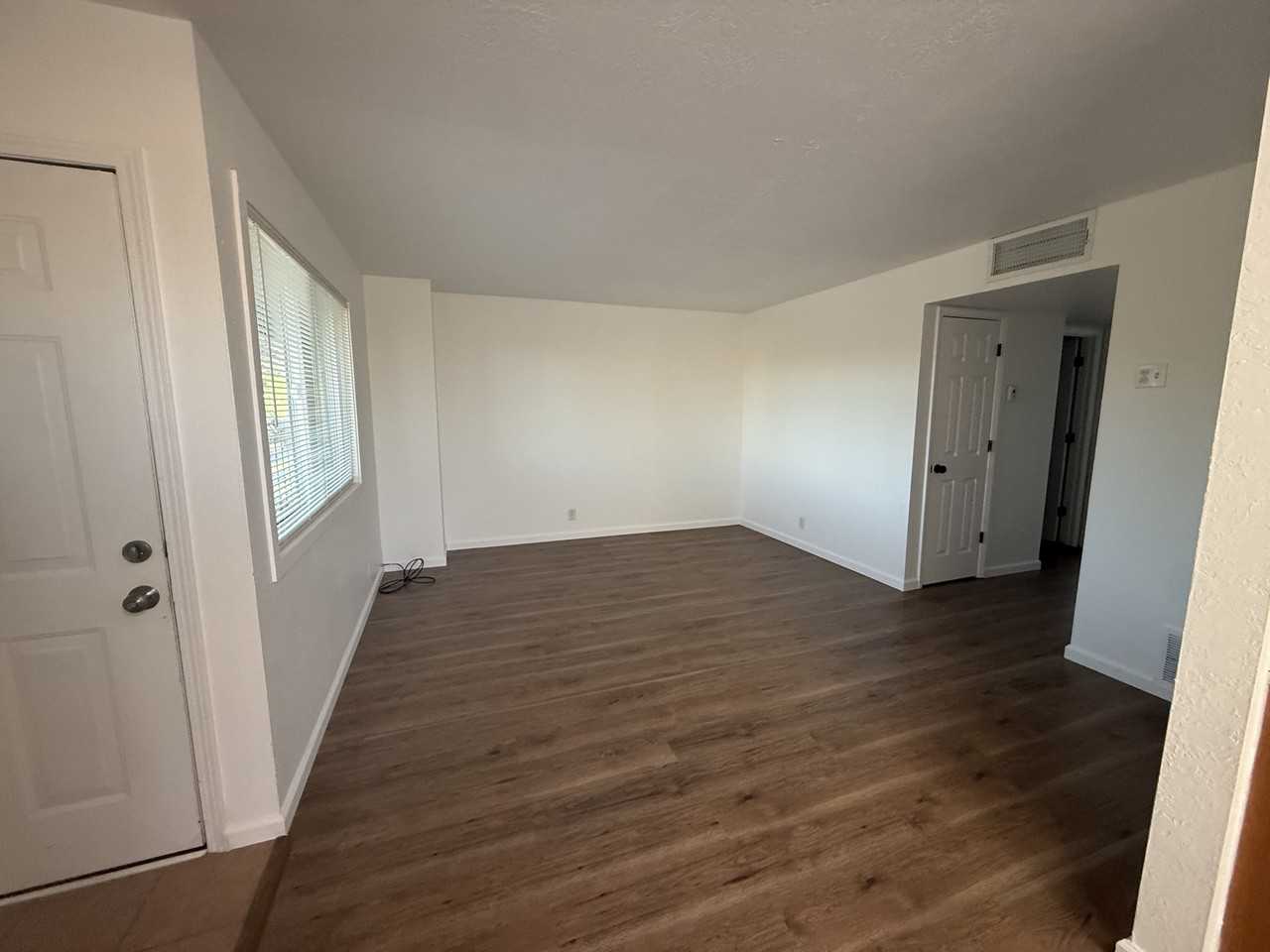 13216 Mountain Rd Ne - Photo 6 of 23