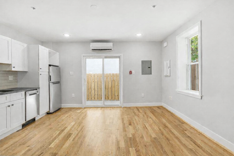 1916 Poplar St #1S - Photo 7 of 17