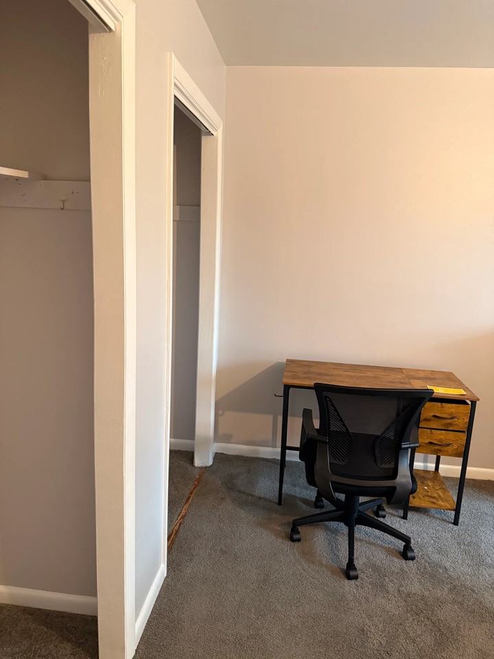 1223 Harvard St Nw #A - Photo 3 of 12