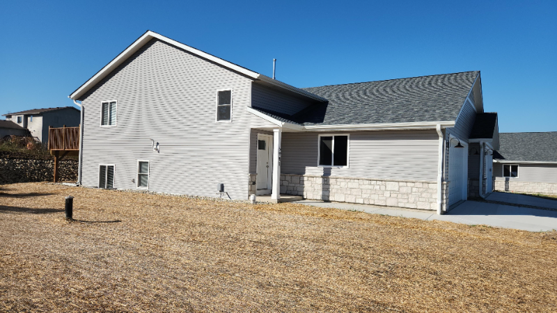 5981 Hanson Ct - Photo 2 of 16