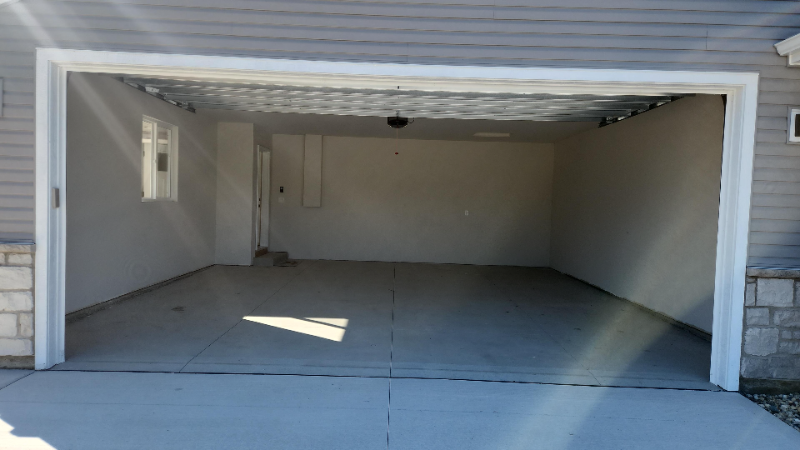 5981 Hanson Ct - Photo 4 of 16