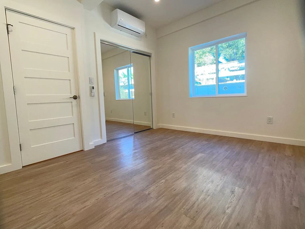 1654 Union Ave - Photo 7 of 9