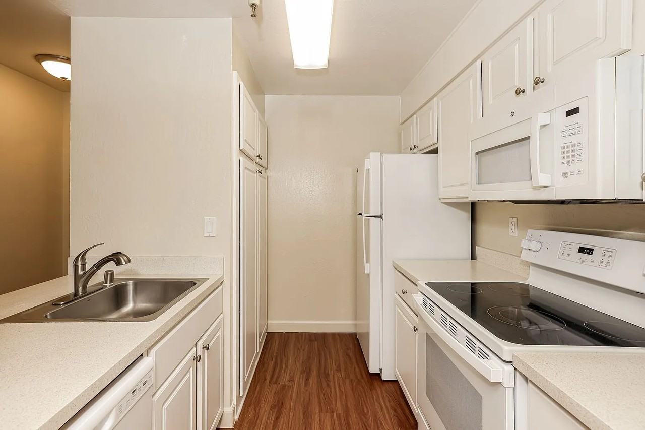 1336 Boulevard Way - Photo 3 of 11