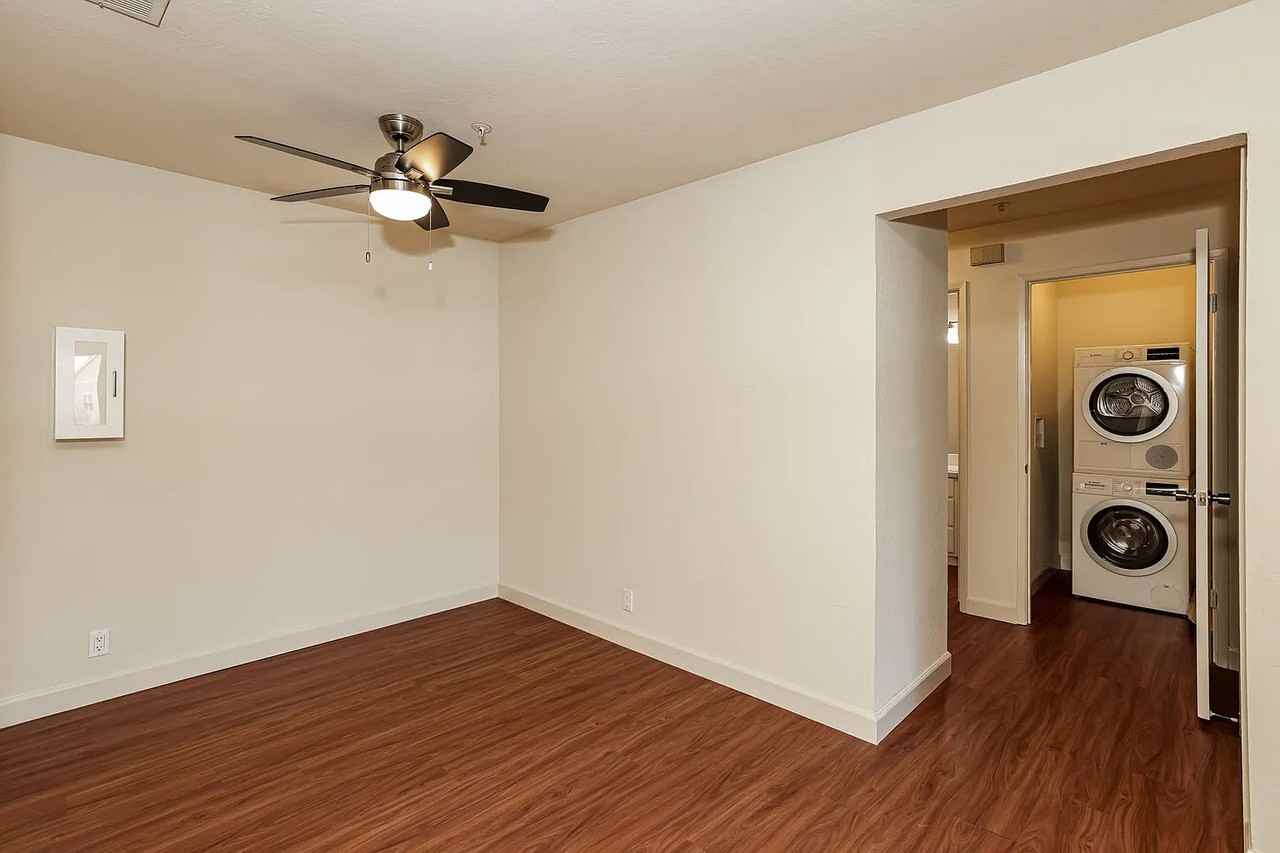 1336 Boulevard Way - Photo 6 of 11