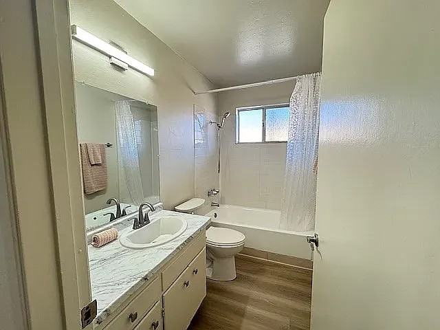 650 Corcoran Ave - Photo 2 of 6