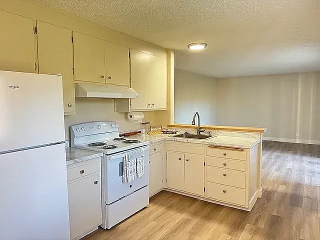 650 Corcoran Ave - Photo 4 of 6