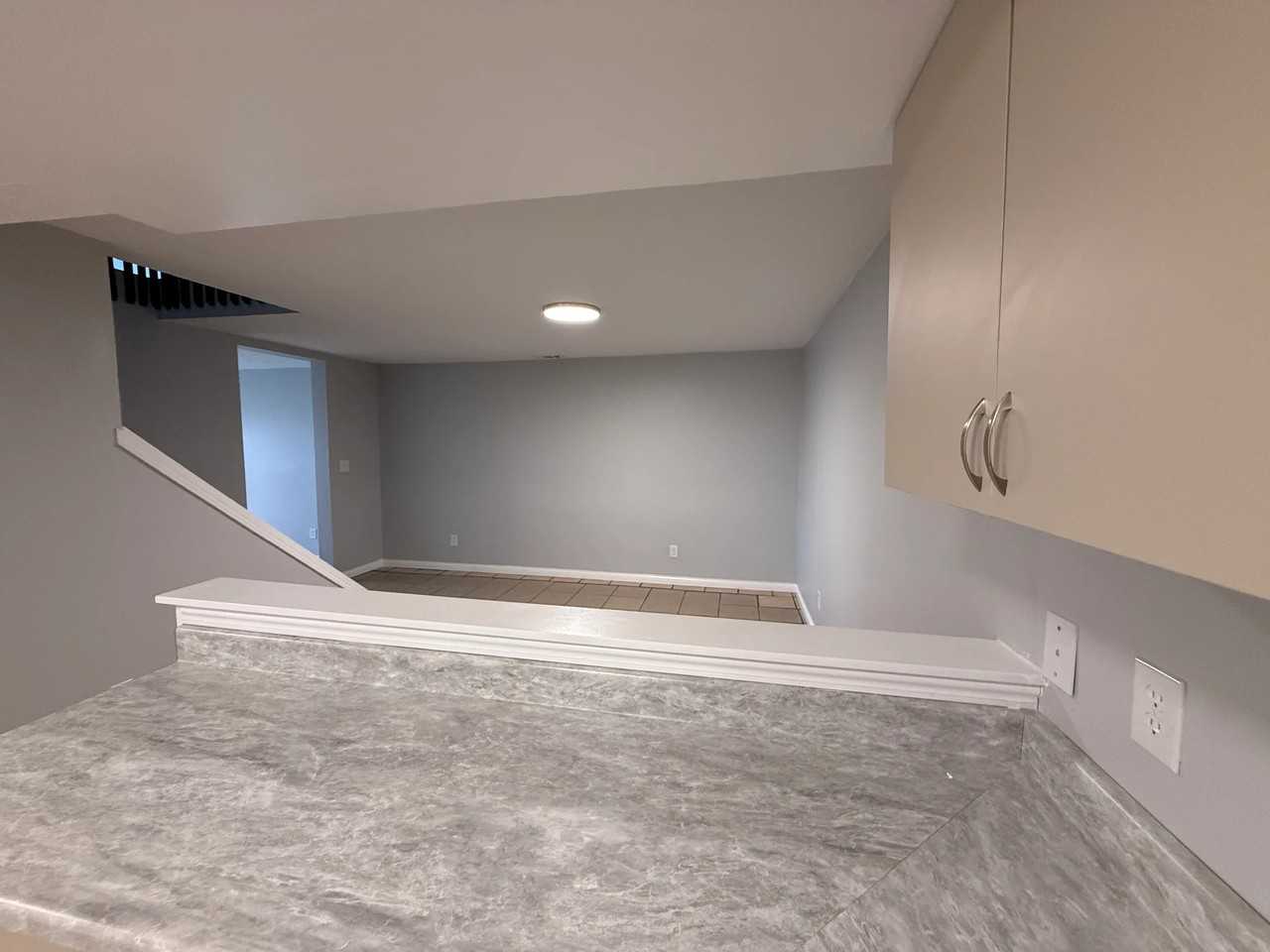 516 Pearl St #2 - Photo 4 of 16