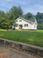 featured image of 425 Saint Andrews St