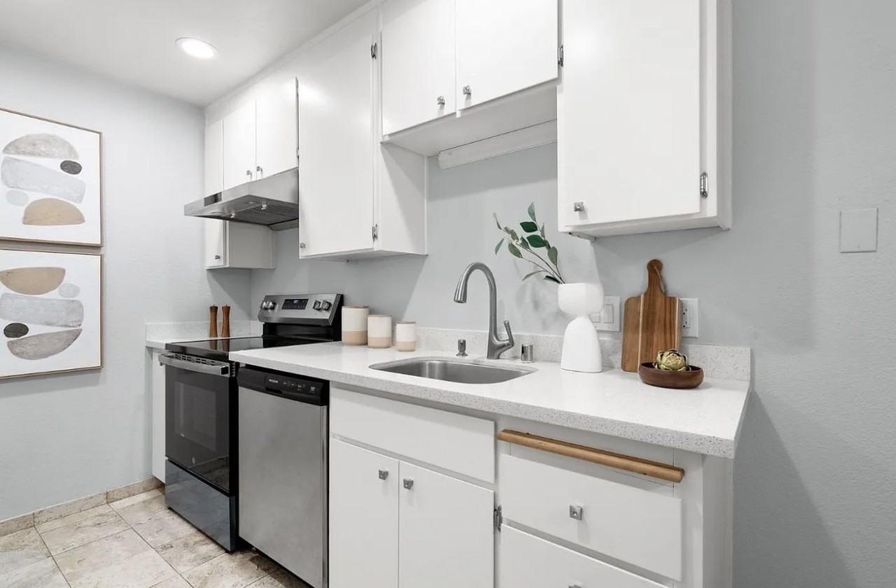 281 Tradewinds Dr #7 - Photo 4 of 12