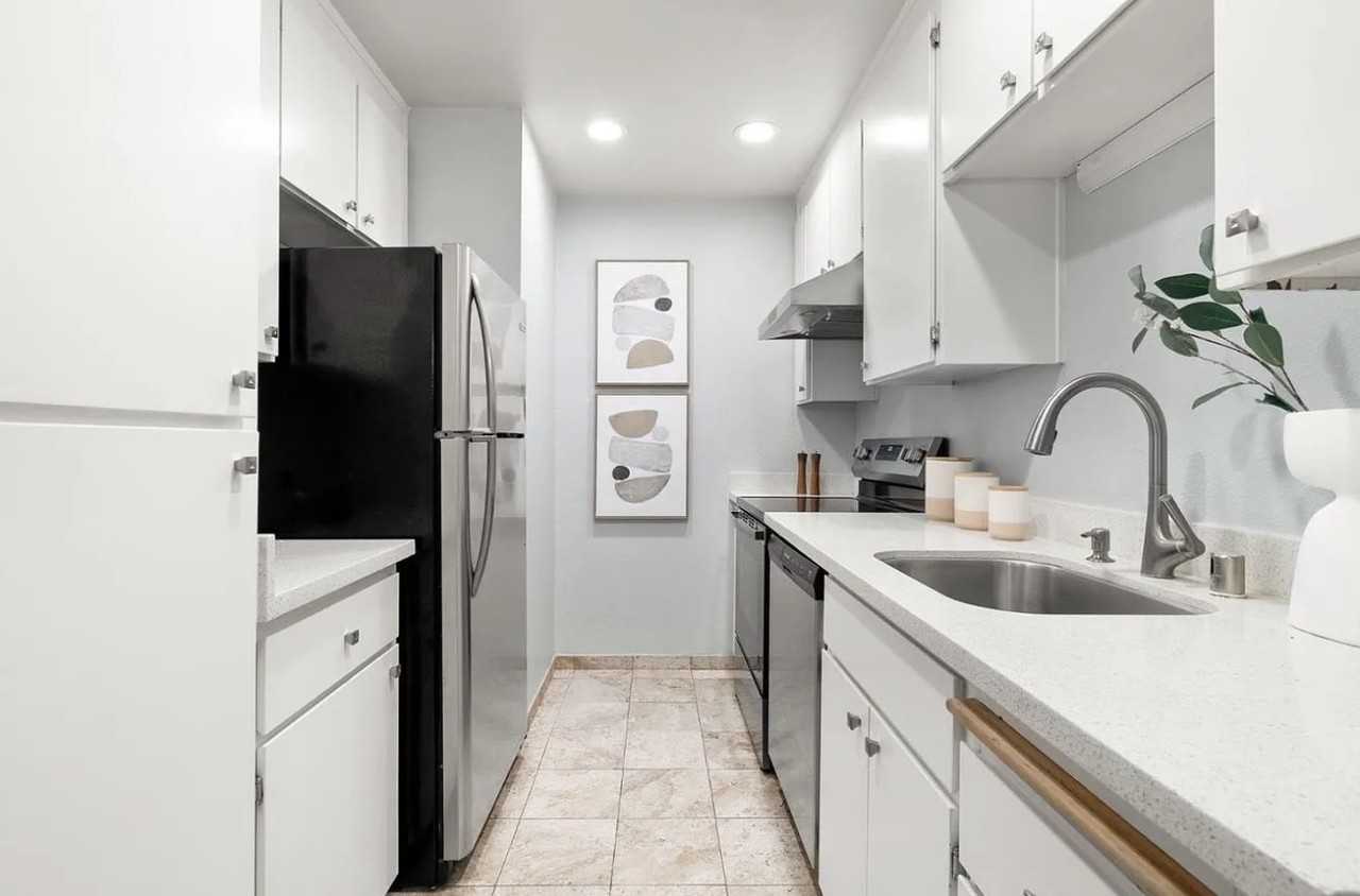 281 Tradewinds Dr #7 - Photo 5 of 12