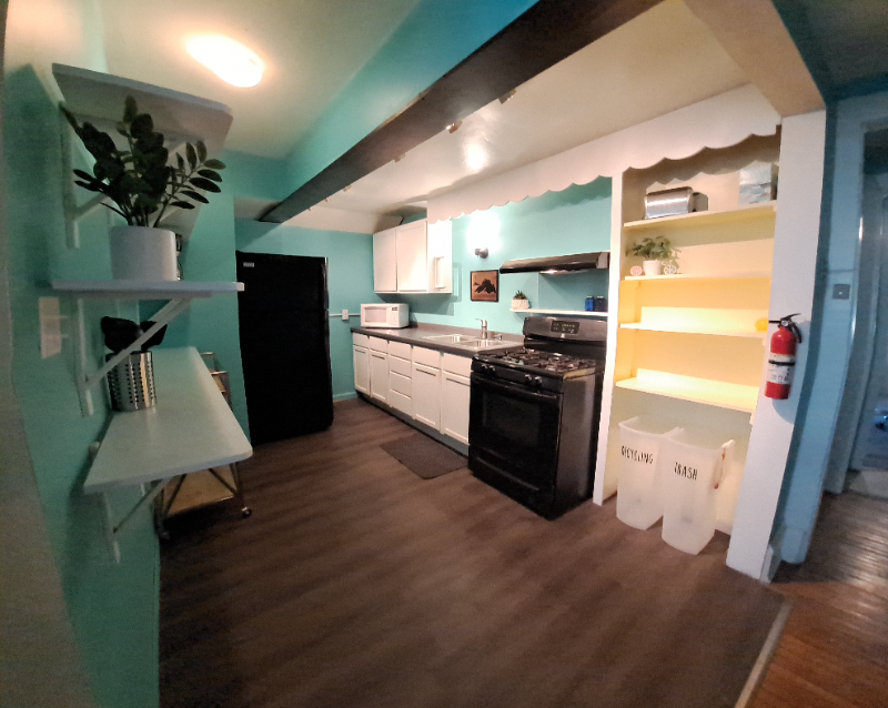 1721 E 1st St #3 - Photo 4 of 19