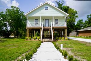 featured image of 619 Woodside Dr