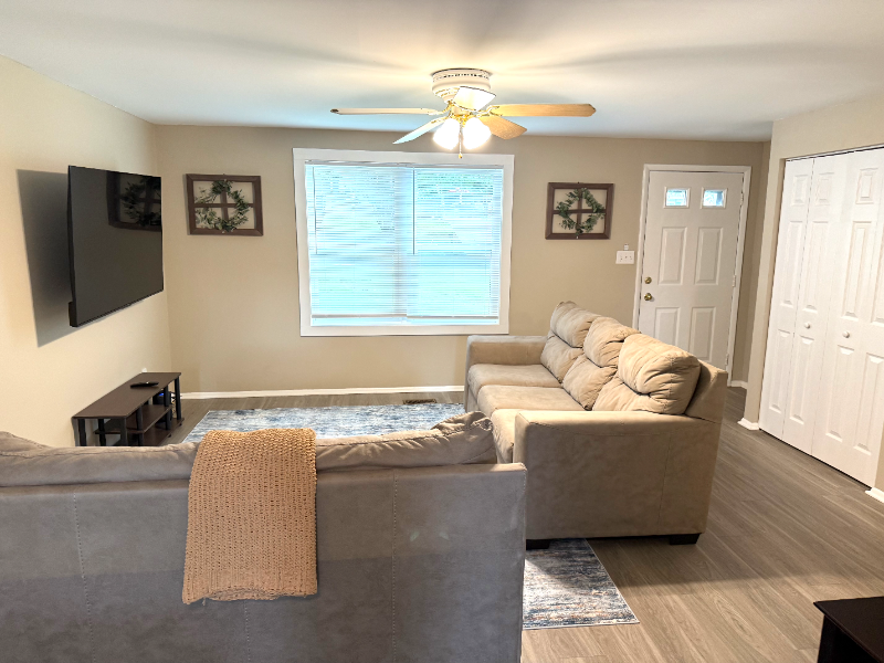 8014 Bald Ridge Dr - Photo 2 of 19