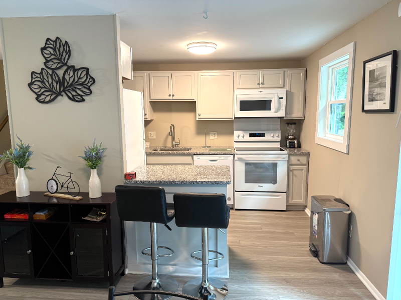 8014 Bald Ridge Dr - Photo 5 of 19