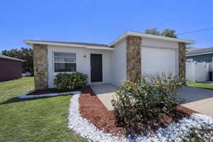 featured image of 2013 E Giddens Ave