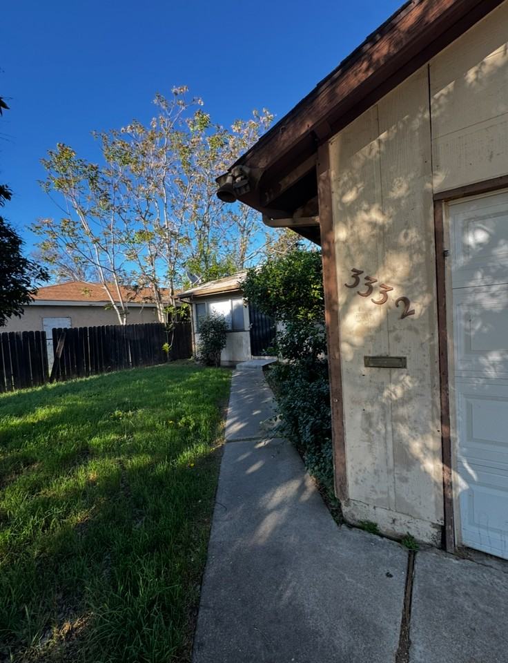 3332 Zamora Way - Photo 3 of 15