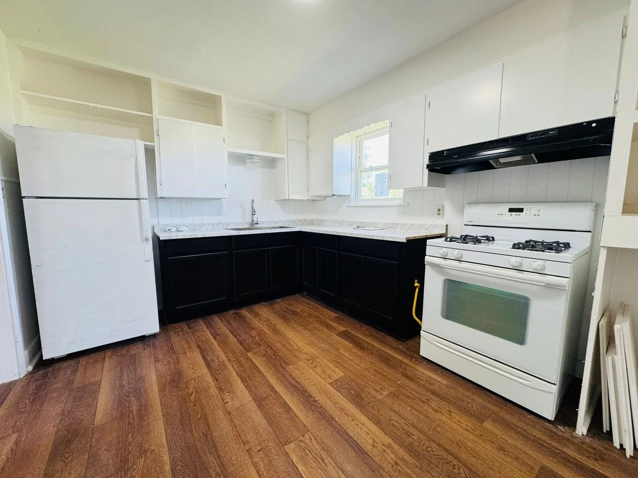 2417 Oaklawn Blvd - Photo 7 of 8