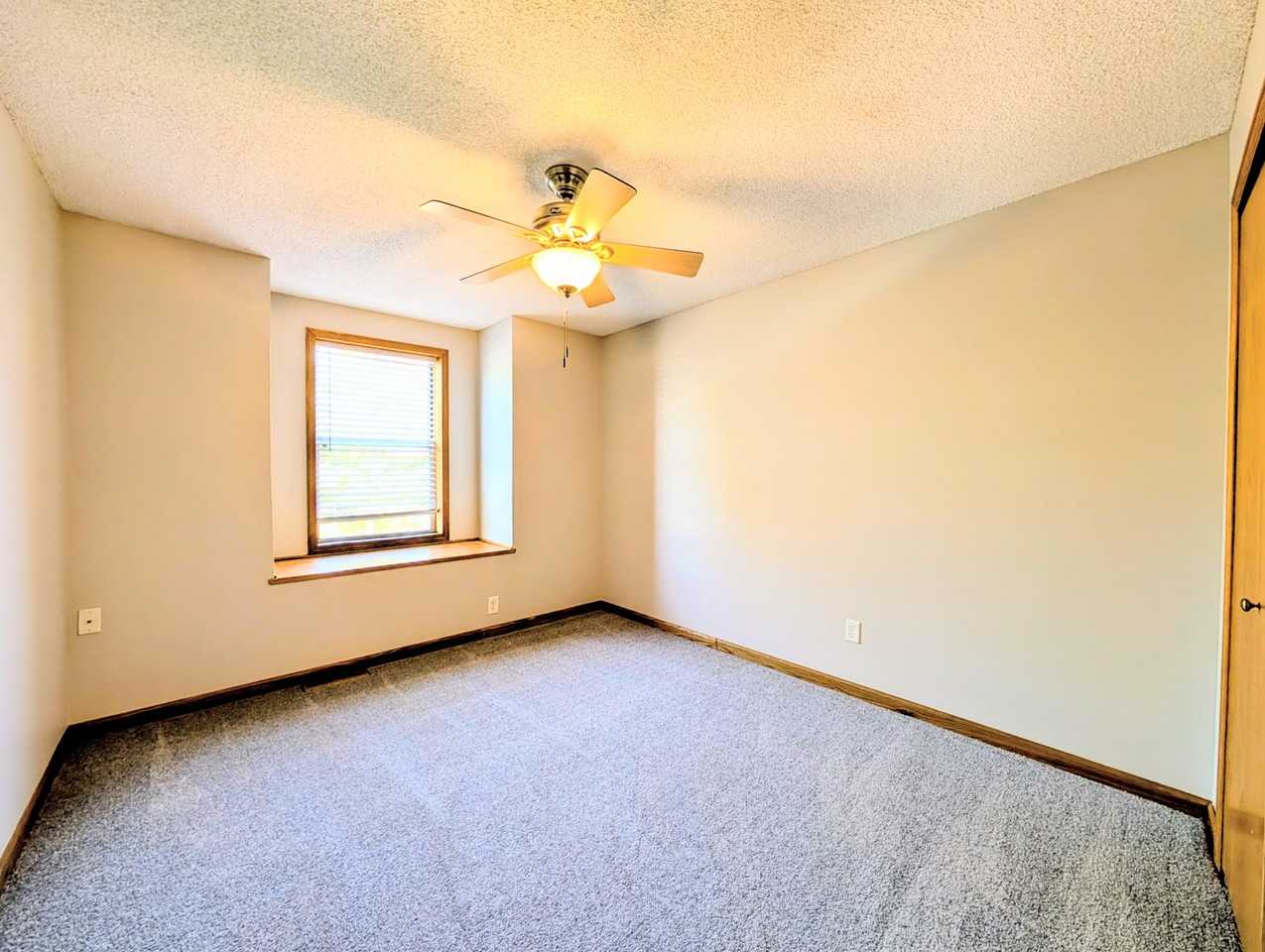 14254 Estates Ave - Photo 7 of 16