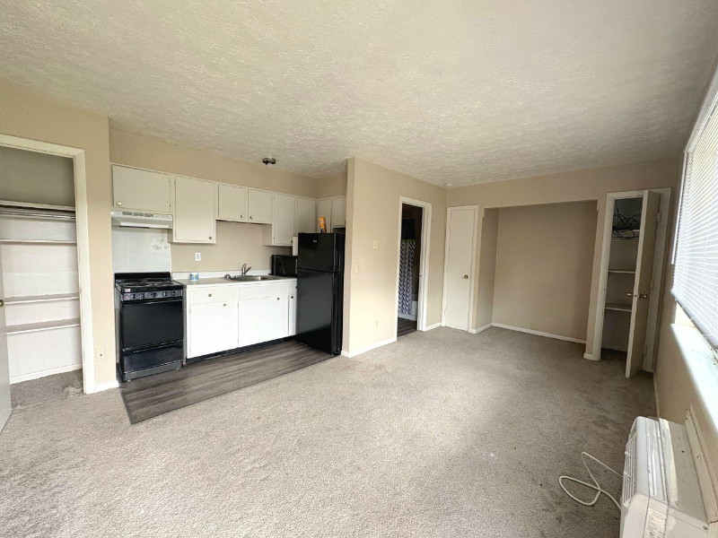 601 Moses Dr #1 - Photo 2 of 6