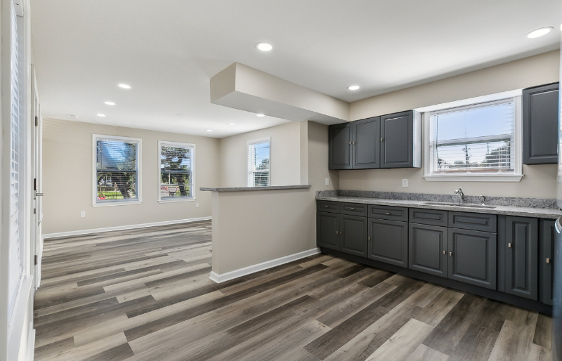 2416 Dante St - Photo 4 of 10