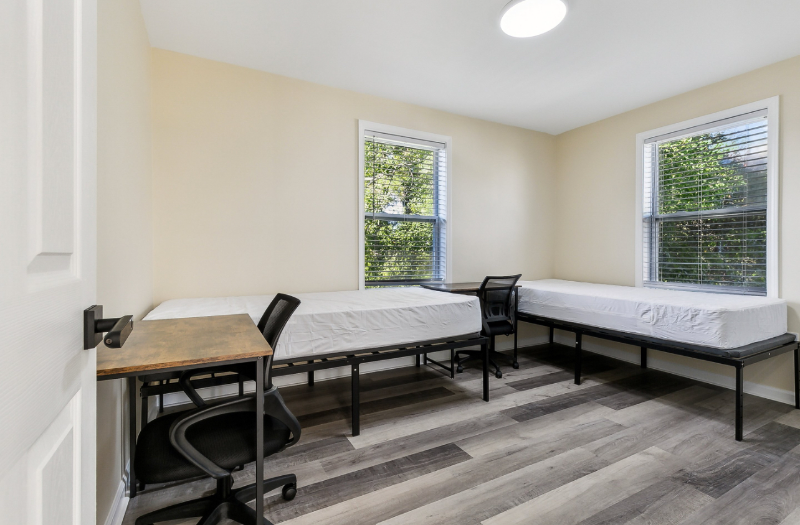 2416 Dante St - Photo 7 of 10