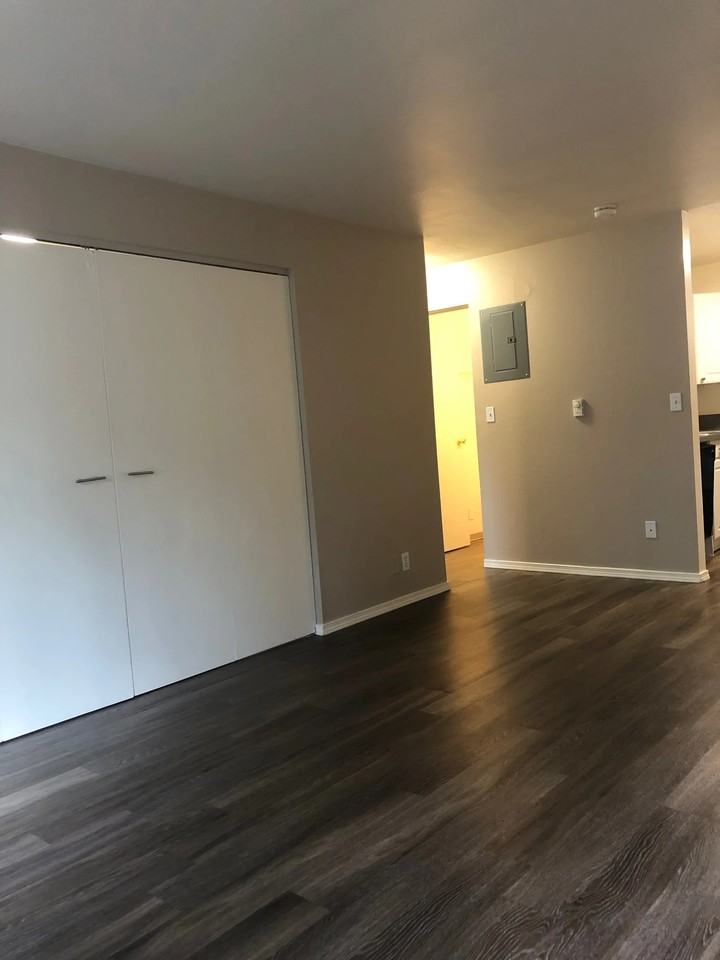 3601 Ne 73rd Pl #4 - Photo 3 of 9