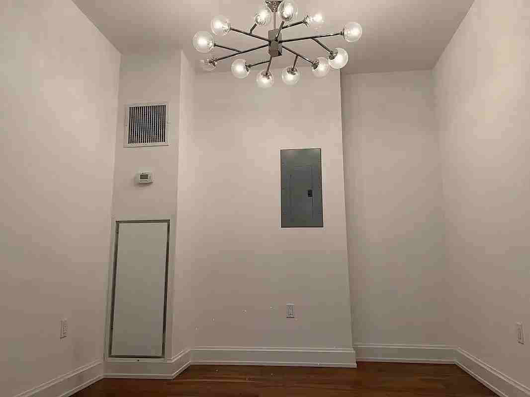 140 W 22nd St - Photo 7 of 9