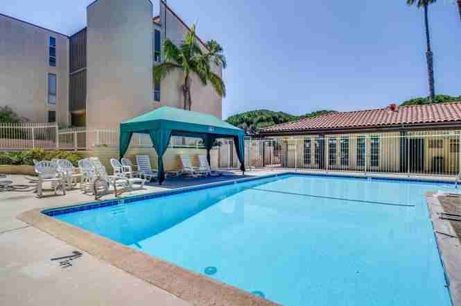 6333 La Jolla Blvd - Photo 2 of 14