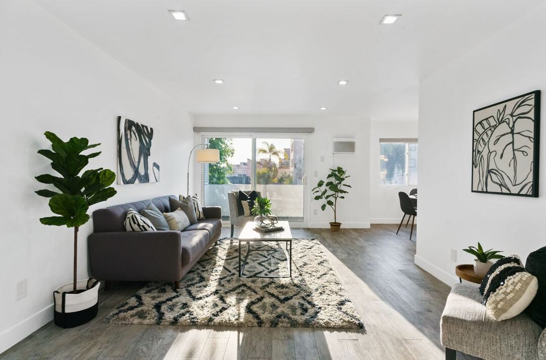 1712 Colby Ave - Photo 3 of 10