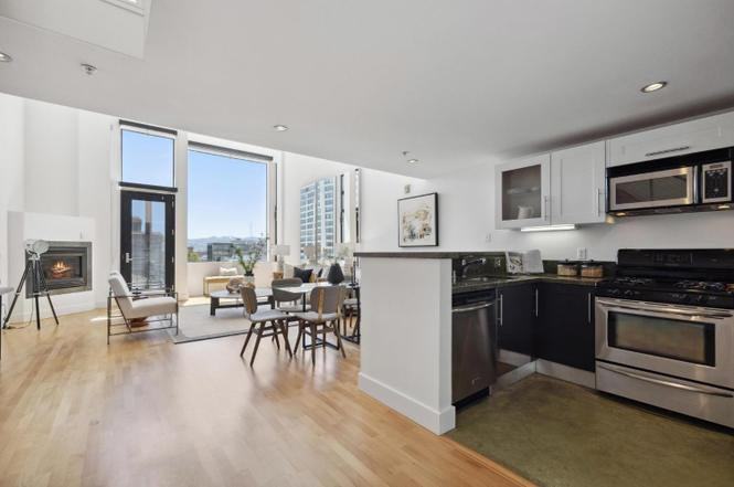 200 Townsend St - Photo 3 of 12