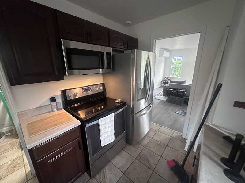 1728 Nw Crouch St - Photo 5 of 5