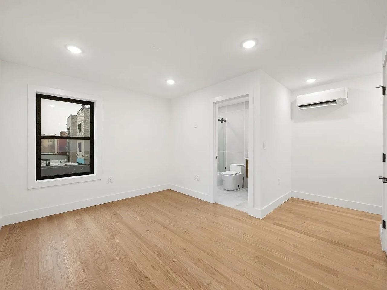 33 Graham St - Photo 4 of 6