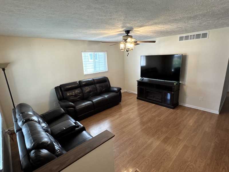 28227 Gladstone St - Photo 3 of 20