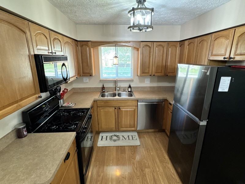 28227 Gladstone St - Photo 6 of 20