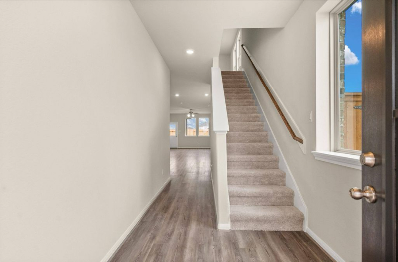 13410 Lunan Drive - Photo 3 of 20