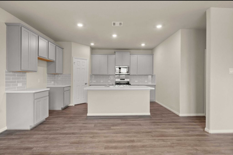 13410 Lunan Drive - Photo 4 of 20