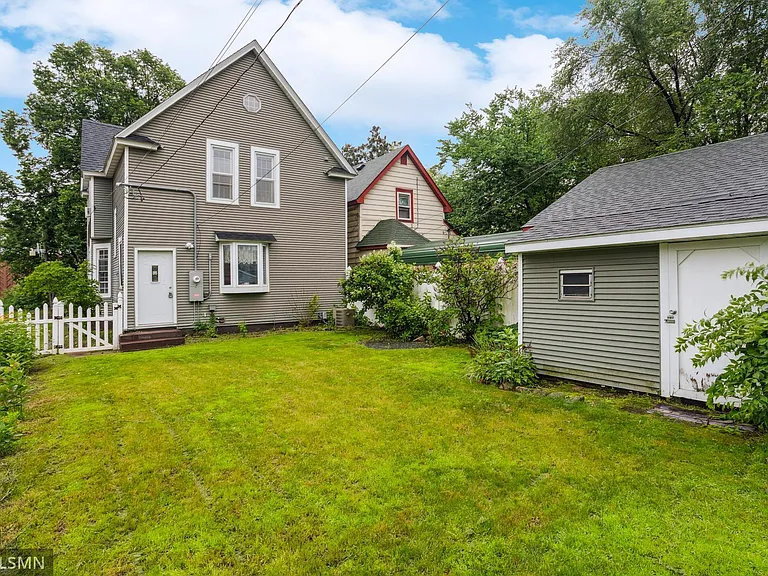 1134 Lincoln St Ne #2 - Photo 5 of 18