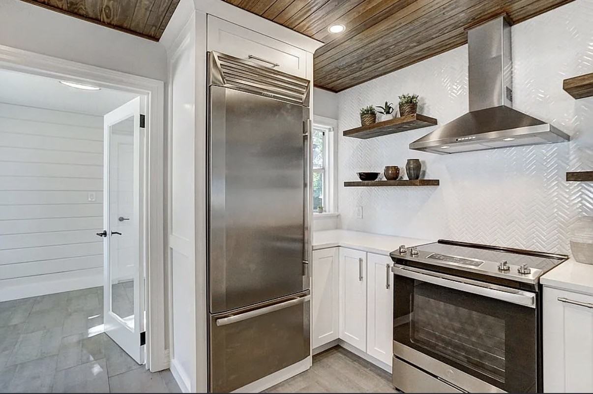 725 28th St N - Photo 3 of 23