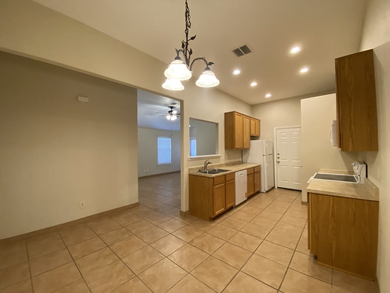 701B Dallas St - Photo 3 of 9