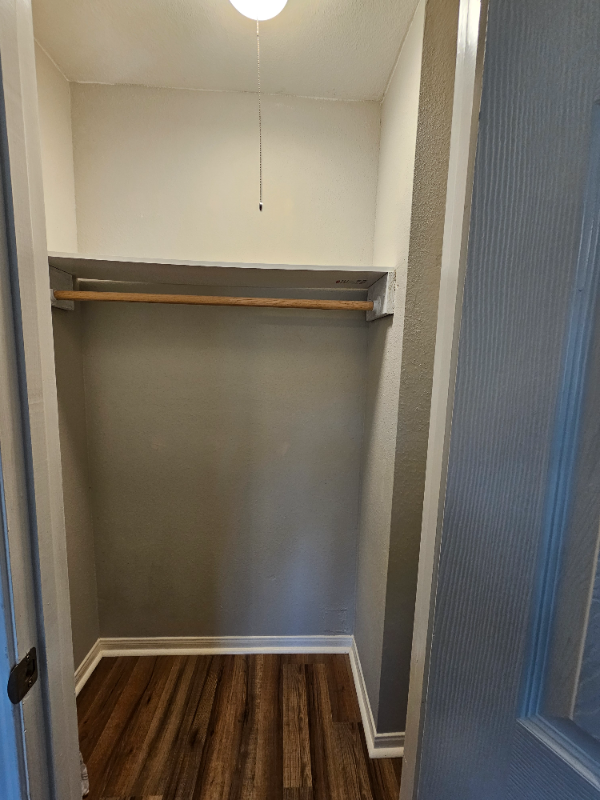 19403 Youngtree Cir - Photo 2 of 8