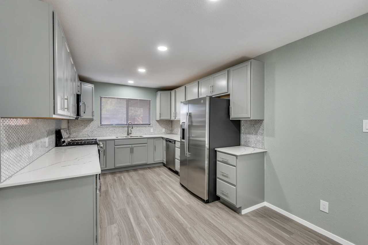 2712 Chebi Ln - Photo 3 of 8