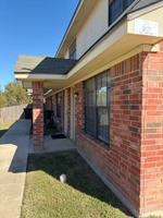 featured image of 1009 Lansberry Ct #C