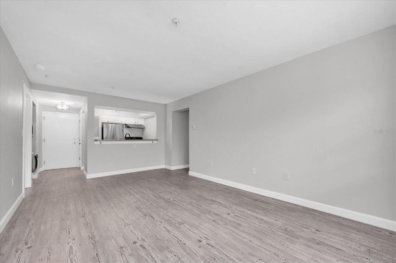 406 W Cedar St #403 - Photo 2 of 18