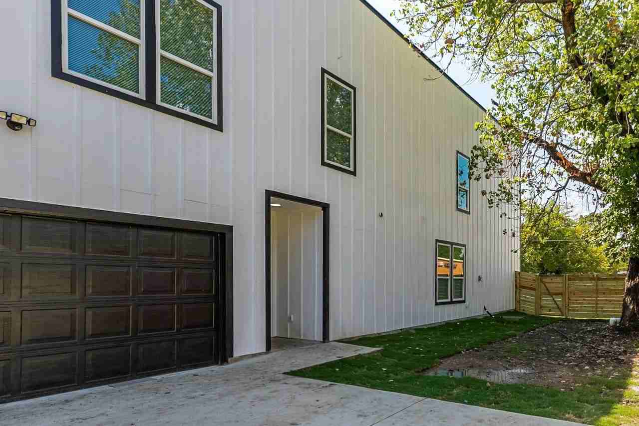 770 Elwayne Ave - Photo 3 of 13