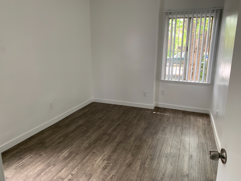 14711 Erwin St #6 - Photo 7 of 12