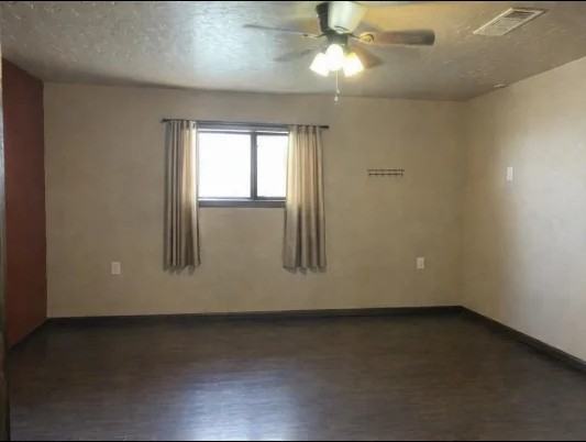 2734 7th St - Photo 5 of 12