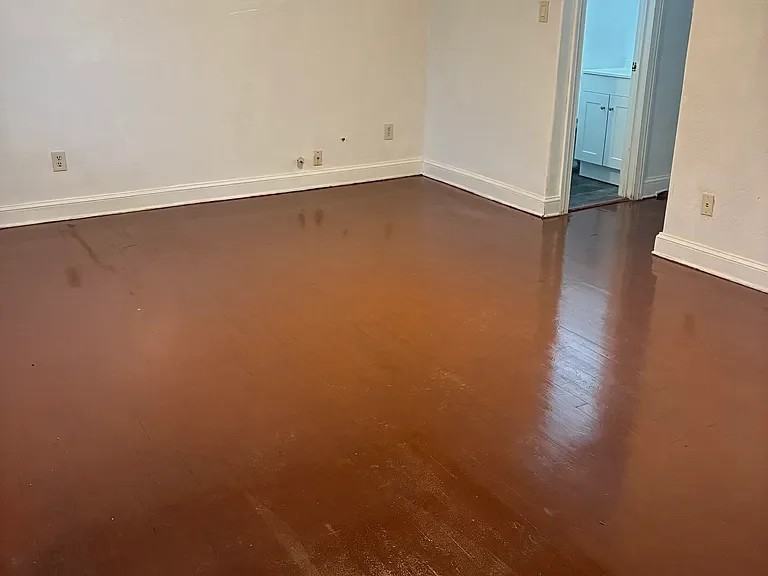 1036 35th St - Photo 3 of 12