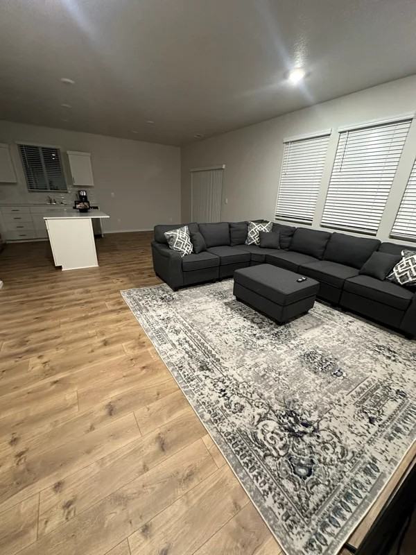 4862, Planet Ave Ne - Photo 4 of 23