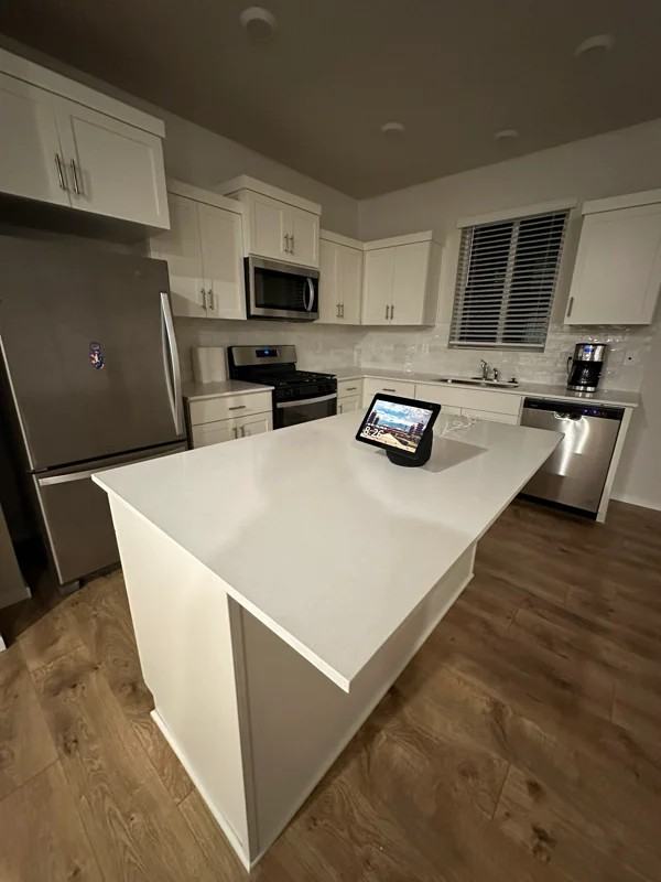 4862, Planet Ave Ne - Photo 5 of 23